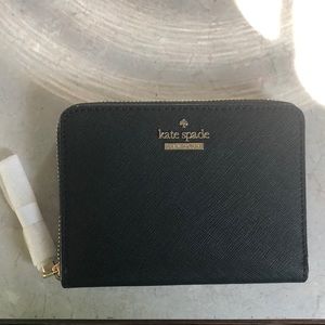 NWT Kate Spade Cameron street lainie wallet